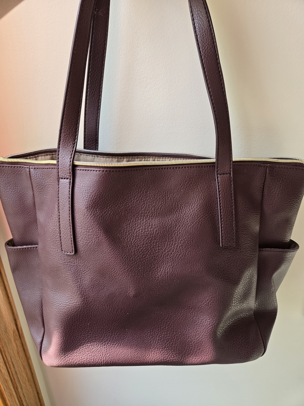 Relic Women's Burgundy Tote Bag - Picture 5 of 5